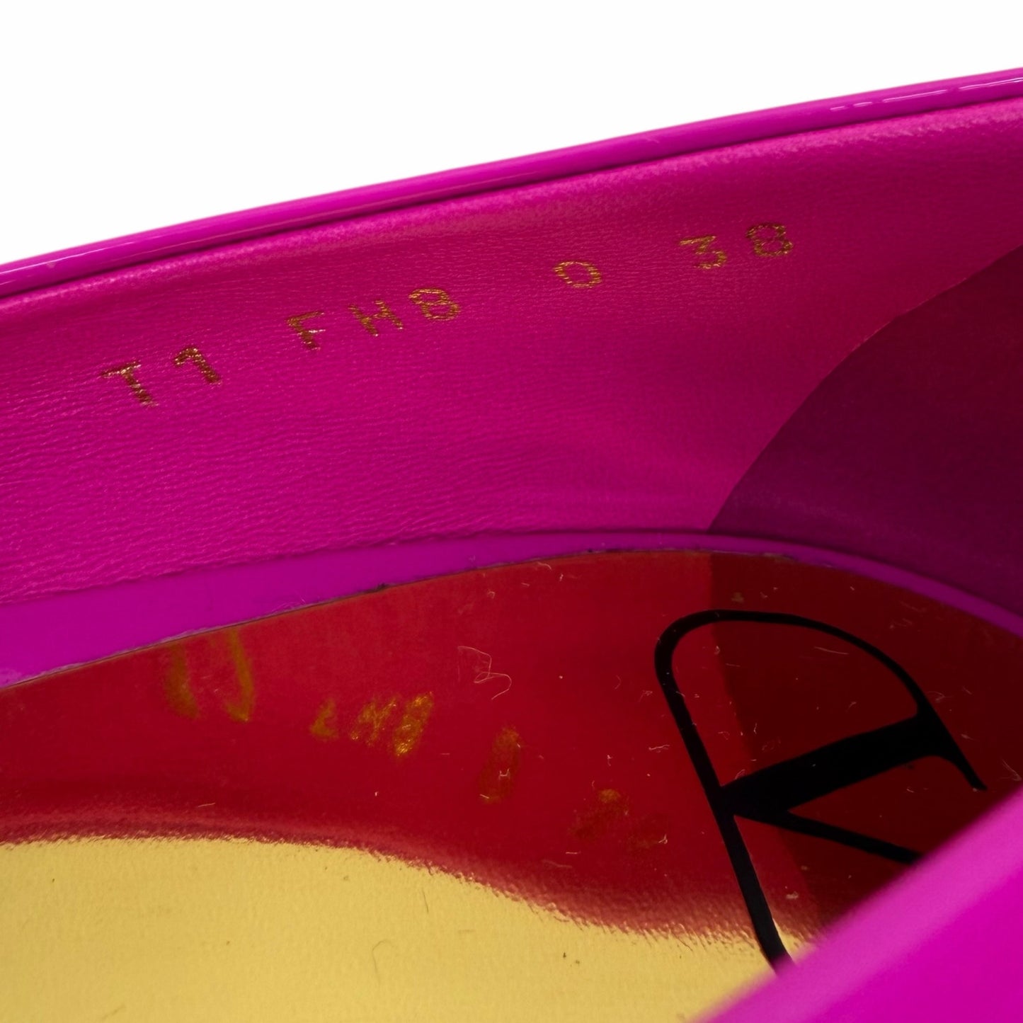 Valentino Garavani One Stud Patent Leather Pump Hot Pink Size 38