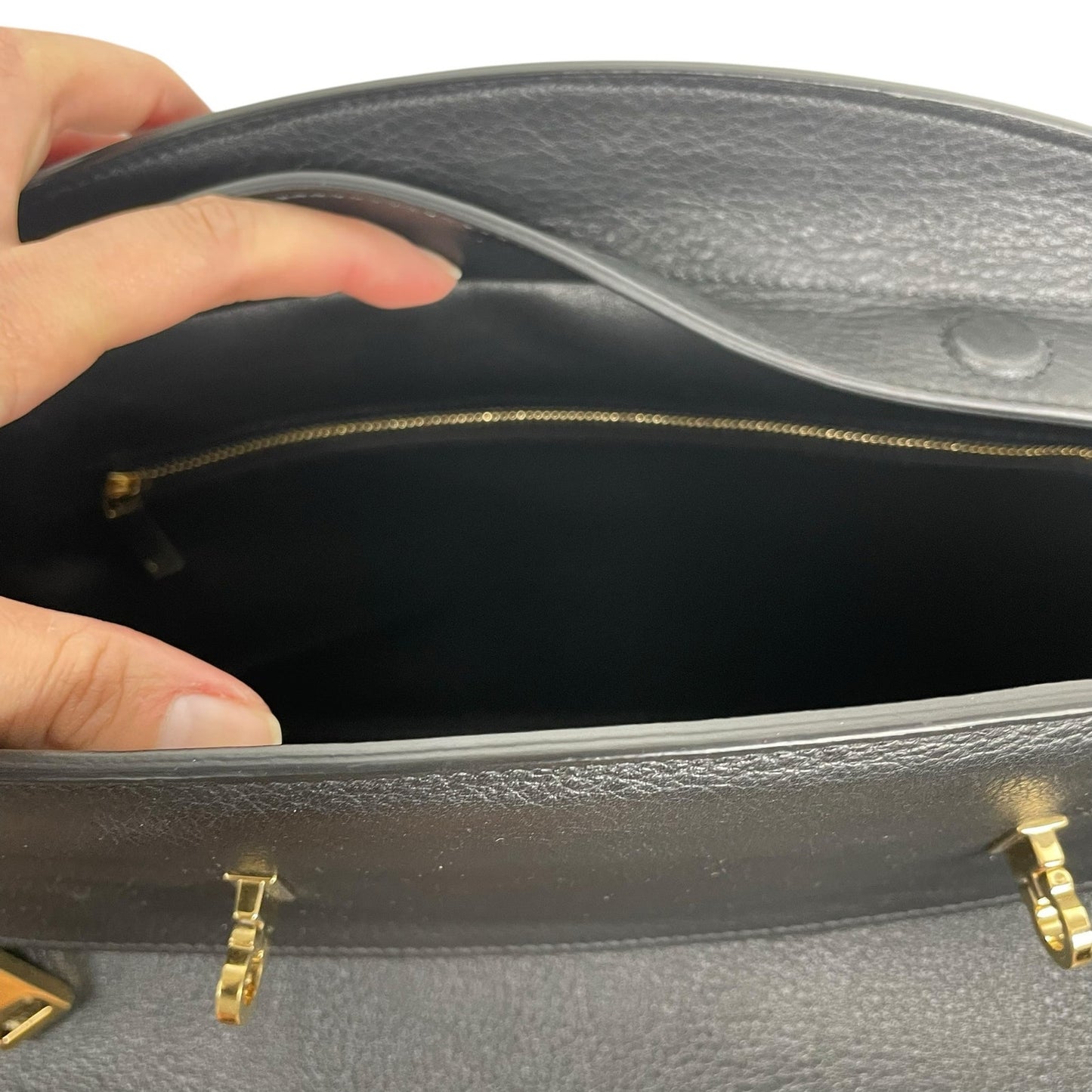 Salvatore Ferragamo Hug Soft Crossbody Bag Large Clutch Black Leather
