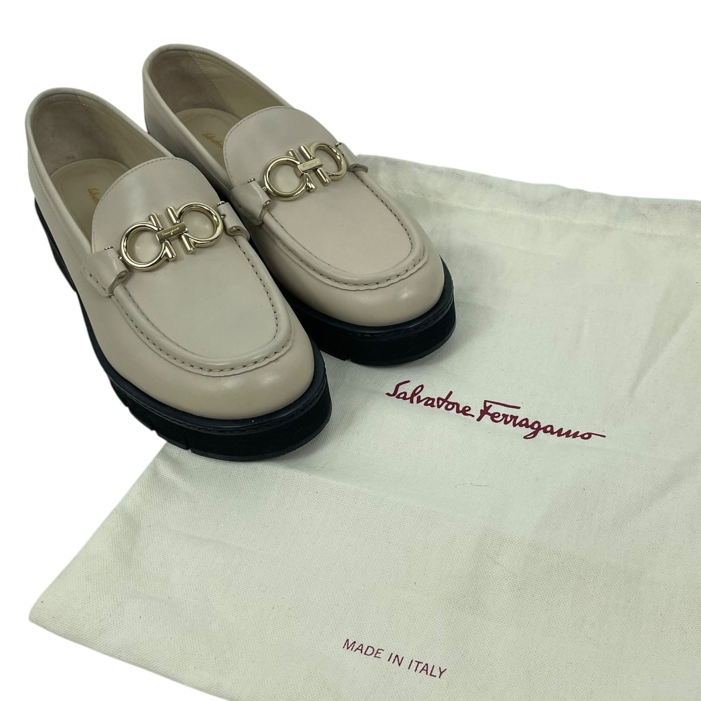 Salvatore Ferragamo Gancini Lug Sole Leather Loafers Beige Size 8.5C