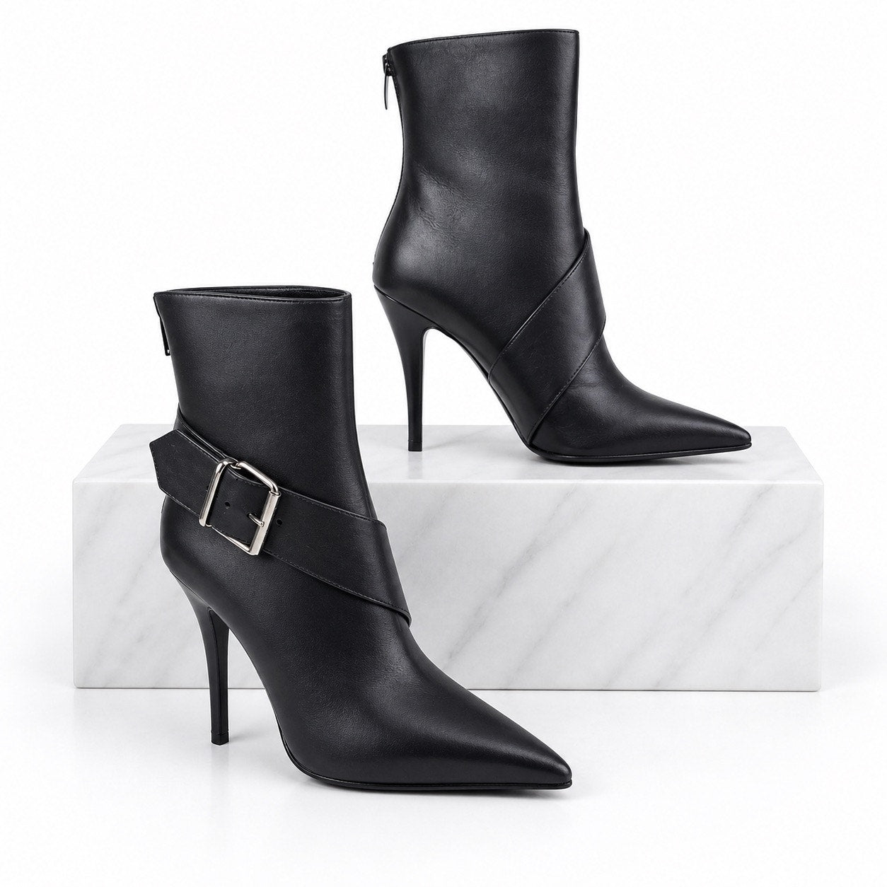 Alexander McQueen Heron Buckle Leather Heeled Boot Black Size 38