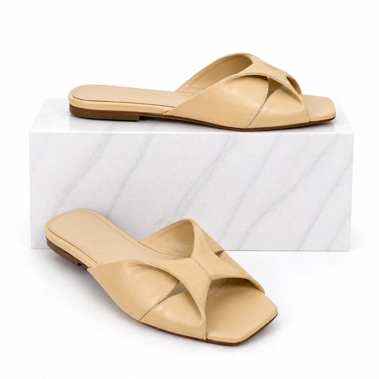 Theory Twisted Leather Sandal Slide Open Toe Beige Women Size 38