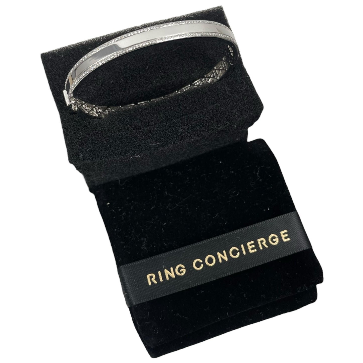 Ring Concierge Diamond Border Bangle 14K White Gold 16cm