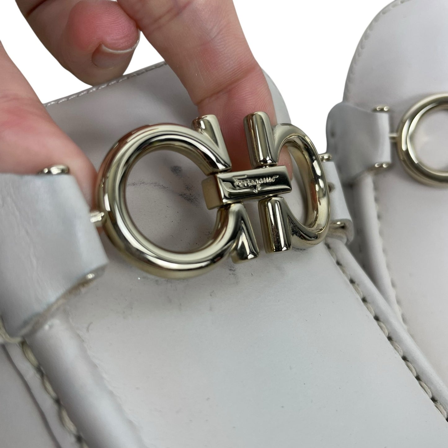 Salvatore Ferragamo Gancini Lug Sole Leather Loafers Beige Size 8.5C