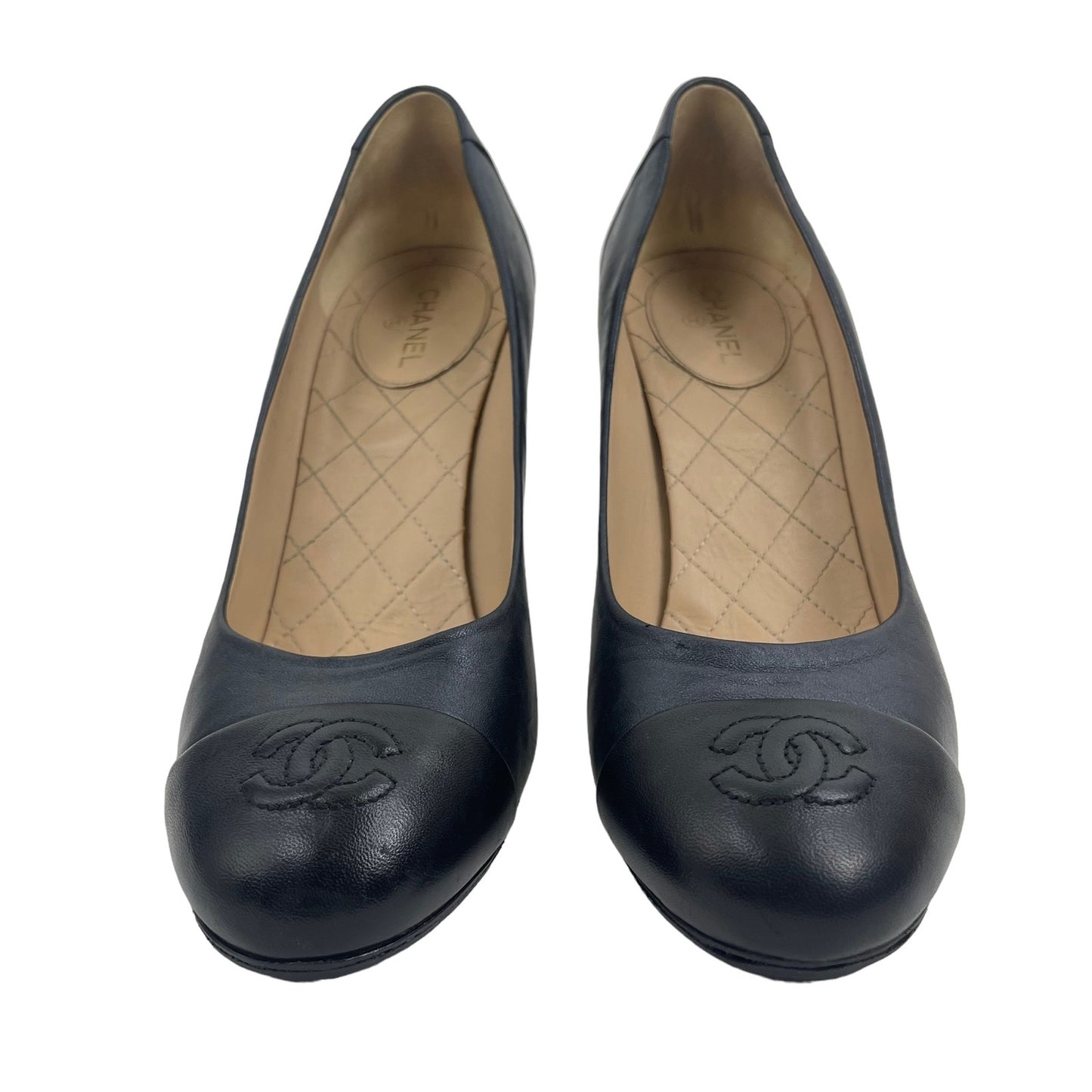 Chanel Cap Toe Leather Pumps CC Interlocking Logo Black Navy Size 39.5