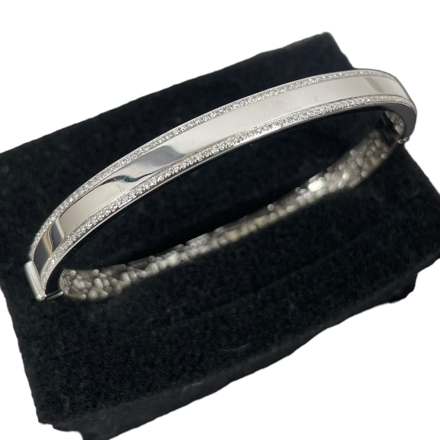 Ring Concierge Diamond Border Bangle 14K White Gold 16cm